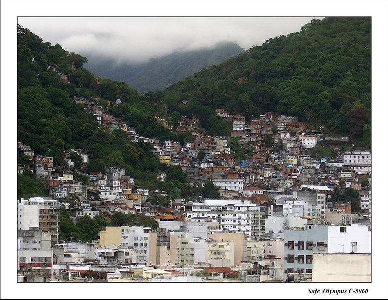 2005 - 11 - Rio - favelas 05.JPG